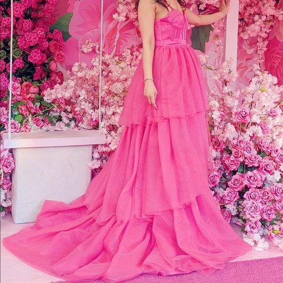 A-Line/Princess Tulle Layers Spaghetti Straps Sleeveless Sweep/Brush Train Dress - Picture 1 of 5